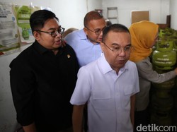 Sidak LPG 3 Kg di Sub Pangkalan, Dasco: Mudah-mudahan Harga Rp 19 Ribu Terus