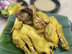 Resep Ayam Goreng Sunda yang Basah dan Juicy Untuk Makan Siang Resep Ayam Goreng Sunda yang Basah dan Juicy Untuk Makan Siang