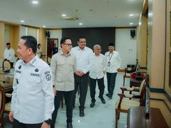 Bobby-Surya Kunjungi Kantor Gubsu: Insyaallah Tempat Kami Berkantor Nantinya