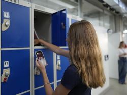 Studi di Inggris: Pelarangan Ponsel di Sekolah Tak Terlalu Berdampak buat Siswa