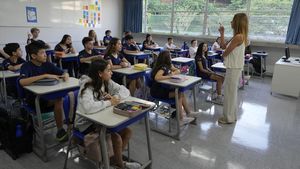 Brasil Sahkan UU Larangan Siswa Gunakan HP di Sekolah