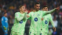 Torres memang kalah saing dengan dua winger Barca lainnya untuk mengisi skuad utama, yakni Raphinha dan Yamal (Getty Images)