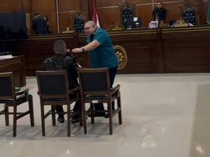 4 Fakta Ricuh Razman vs Hotman Berujung Laporan ke Polisi 4 Fakta Ricuh Razman vs Hotman Berujung Laporan ke Polisi