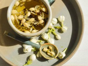 5 Manfaat Minum Jasmine Tea Setiap Hari dan Risiko Efek Sampingnya 5 Manfaat Minum Jasmine Tea Setiap Hari dan Risiko Efek Sampingnya