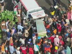 Jenazah Korban Banjir Bima yang Hanyut hingga Pink Beach Tiba di Kampung Halaman