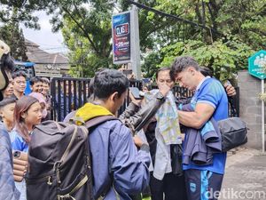 Dukungan dari Bobotoh untuk Pemain Persib Jelang Berangkat ke Semarang
