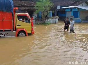 40 Desa di Kudus Banjir Pagi Ini, Ketinggian Air Capai 1 Meter 40 Desa di Kudus Banjir Pagi Ini, Ketinggian Air Capai 1 Meter