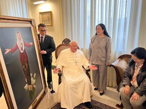 Lukisan Bunda Maria Berkebaya Merah untuk Paus Fransiskus