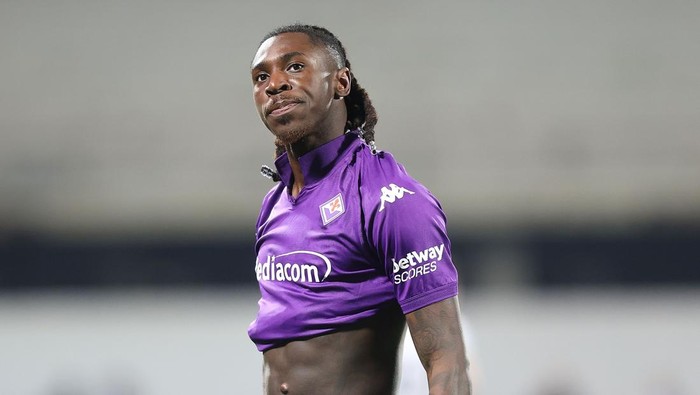 FLORENCE, ITALY - FEBRUARY 6: Moise Kean of ACF Fiorentina reacts after against goal during the Serie A match between Fiorentina and FC Internazionale at Stadio Artemio Franchi on February 6, 2025 in Florence, Italy. (Photo by Gabriele Maltinti/Getty Images)