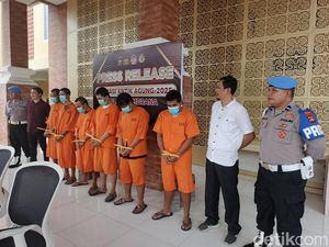 Enam Pengedar Sabu Dibekuk di Jembrana, 36 Plastik Klip Isi Narkoba Disita Enam Pengedar Sabu Dibekuk di Jembrana, 36 Plastik Klip Isi Narkoba Disita