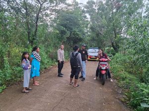 Pemotor Wanita di Maros Dijambret Modus Tanya Alamat, Polisi Buru Pelaku Pemotor Wanita di Maros Dijambret Modus Tanya Alamat, Polisi Buru Pelaku