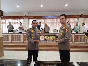 Alumni Akpol 1996 Bantu Renovasi Pusat Penelitian dan Publikasi Ilmiah STIK/PTIK Alumni Akpol 1996 Bantu Renovasi Pusat Penelitian dan Publikasi Ilmiah STIK/PTIK