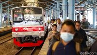 Sempat Ada Penumpukan Penumpang, Jadwal Terbaru KRL Diprotes