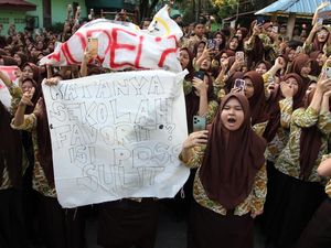 Siswa MAN 2 Model Medan Tuntut Sekolah Gegara Tak Bisa Ikut SNBP Siswa MAN 2 Model Medan Tuntut Sekolah Gegara Tak Bisa Ikut SNBP