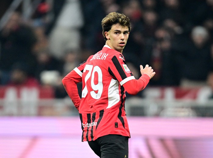 SOCCER-ITALY-MIL-ROM/REPORT Soccer Football - Coppa Italia - Quarter Final - AC Milan v AS Roma - San Siro, Milan, Italy - February 5, 2025 AC Milan's Joao Felix celebrates scoring their third goal REUTERS/Daniele Mascolo