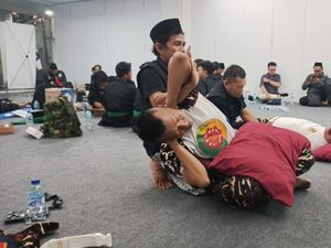 Tabib Pagar Nusa Beri Layanan Kesehatan Ratusan Peserta Harlah ke-102 NU Tabib Pagar Nusa Beri Layanan Kesehatan Ratusan Peserta Harlah ke-102 NU