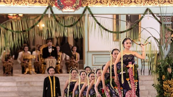 Melihat Peringatan Kenaikan Takhta Adipati Mangkunegaran X