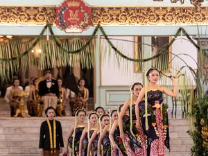 Melihat Peringatan Kenaikan Takhta Adipati Mangkunegaran X