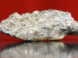 Ukraina Diminta Pasok Bahan Penting ke AS sebagai Imbalan Bantuan Militer