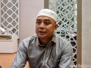 Walkot Eri Pastikan Gaji-Tunjangan ASN Surabaya Tak Dikurangi Walkot Eri Pastikan Gaji-Tunjangan ASN Surabaya Tak Dikurangi