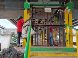 JPO Kolong Flyover Kalibata Ditutup, Pemprov Jakarta Kaji untuk Dibuka Lagi JPO Kolong Flyover Kalibata Ditutup, Pemprov Jakarta Kaji untuk Dibuka Lagi