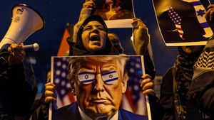 Warga Turki Turun ke Jalan Tolak Rencana Trump Kuasai Gaza