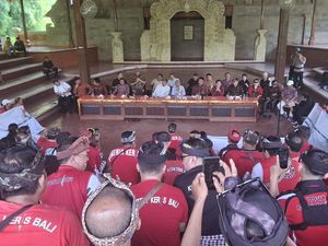 Kesatria Keris Bali Tuntut Hal Ini Imbas Gambar Dewa Siwa di Acara DJ Atlas Kesatria Keris Bali Tuntut Hal Ini Imbas Gambar Dewa Siwa di Acara DJ Atlas