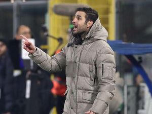 Como Tumbang, Fabregas Murka Juventus Tak Dihukum Penalti Como Tumbang, Fabregas Murka Juventus Tak Dihukum Penalti