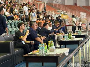 Dewa United Vs Persija Ditonton Langsung Erick Thohir dan Kluivert Cs