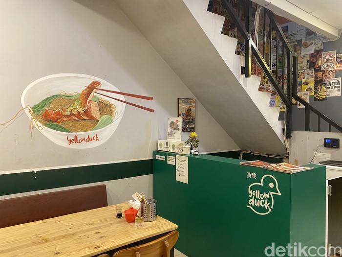 Gurih Juicy! Nasi Hainam Bebek Panggang Ini Ada di Bekasi