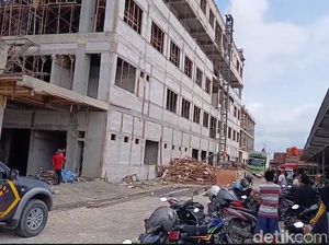 Proyek RS di Blora Disetop Sementara Buntut Lift Crane Jatuh Tewaskan 4 Orang Proyek RS di Blora Disetop Sementara Buntut Lift Crane Jatuh Tewaskan 4 Orang