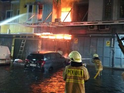 Terjadi Bersamaan, Rumah di Cengkareng Kebakaran dan Kebanjiran