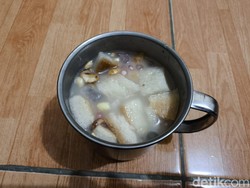 Menikmati Hangat dan Segarnya Sekoteng Mang Hendrik di Cirebon