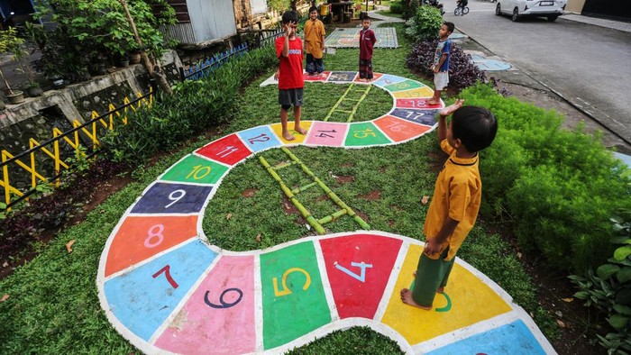 Rahasia Bahagia Anak, Lebih dari Sekedar Mainan, Investasi Masa Depan