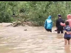 Banjir Terjang Manggarai Barat, Jalan Labuan Bajo-Golo Welu Lumpuh