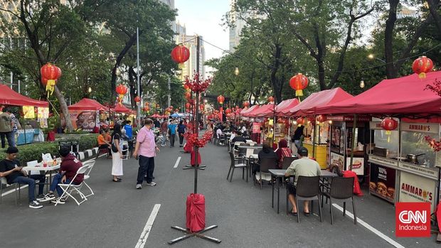 Festival Cap Go Meh yang diselenggarakan Bank Artha Graha Internasional di SCBD Park, Jakarta, Minggu (9/2).