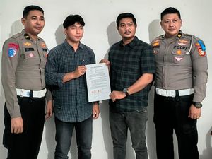 Akhir Damai Anggota Polda Sulbar Usai Tabrak Lari Pasutri-Balita di Makassar Akhir Damai Anggota Polda Sulbar Usai Tabrak Lari Pasutri-Balita di Makassar