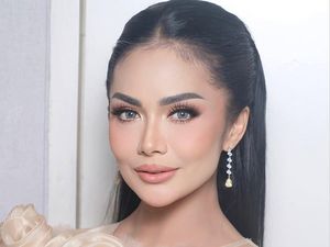 5 Gaya Krisdayanti Jadi Tamu Akikah Anak Lesti Kejora, Gaun Glamor Disorot