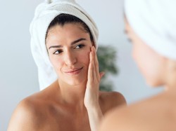 9 Rekomendasi Moisturizer untuk Kulit Sensitif yang Aman, Nggak Bikin Iritasi