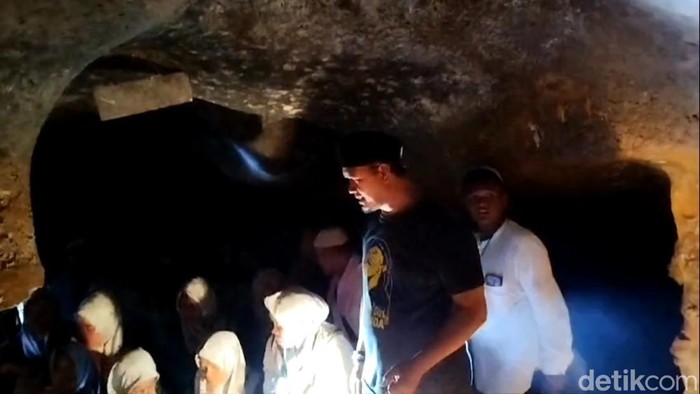 Lokasi Pamijahan dan Gua Safarwadi di Tasikmalaya Lokasi Pamijahan dan Gua Safarwadi di Tasikmalaya