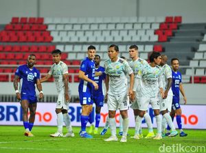 Bojan Hodak Senang Timnya Mampu Jaga Keunggulan Meski Bermain 10 Pemain