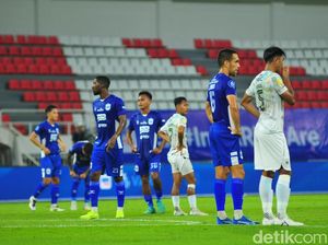 Marc Klok Gregetan Kala Persib Dibombardir PSIS Semarang Marc Klok Gregetan Kala Persib Dibombardir PSIS Semarang