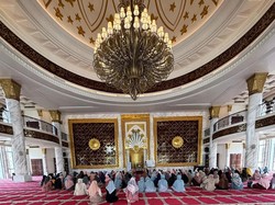 Ratusan Muslimah Ikuti Kajian Ustadz Ridho Febri di Masjid Agung TSM Bandung