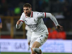 Gimenez yang Ikuti Jejak Legenda Milan Gimenez yang Ikuti Jejak Legenda Milan