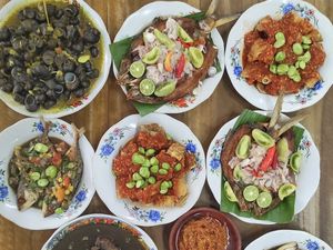 Sedapnye! 5 Rumah Makan Betawi Ini Punya Soto Kuah Susu dan Pecak Ikan Sedapnye! 5 Rumah Makan Betawi Ini Punya Soto Kuah Susu dan Pecak Ikan