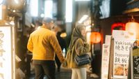 Romantisnya Yislam Aljaidi saat Kuliner Bareng Istri