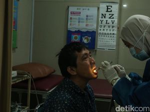 Antusiasme Warga yang Ultah Cek Kesehatan Gratis di Puskesmas Cakung Antusiasme Warga yang Ultah Cek Kesehatan Gratis di Puskesmas Cakung