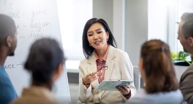 Biasakan Mendengar Sampai Tuntas Sebelum Bicara/Foto: Freepik.com/Freepik