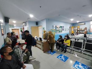 Cek Kesehatan Gratis di Puskesmas Tanah Abang, Warga Mengantre Sejak Pagi Cek Kesehatan Gratis di Puskesmas Tanah Abang, Warga Mengantre Sejak Pagi