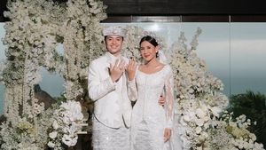 8 Potret Angga Yunanda & Shenina Cinnamon Menikah, Baju Pengantin Adat Minang